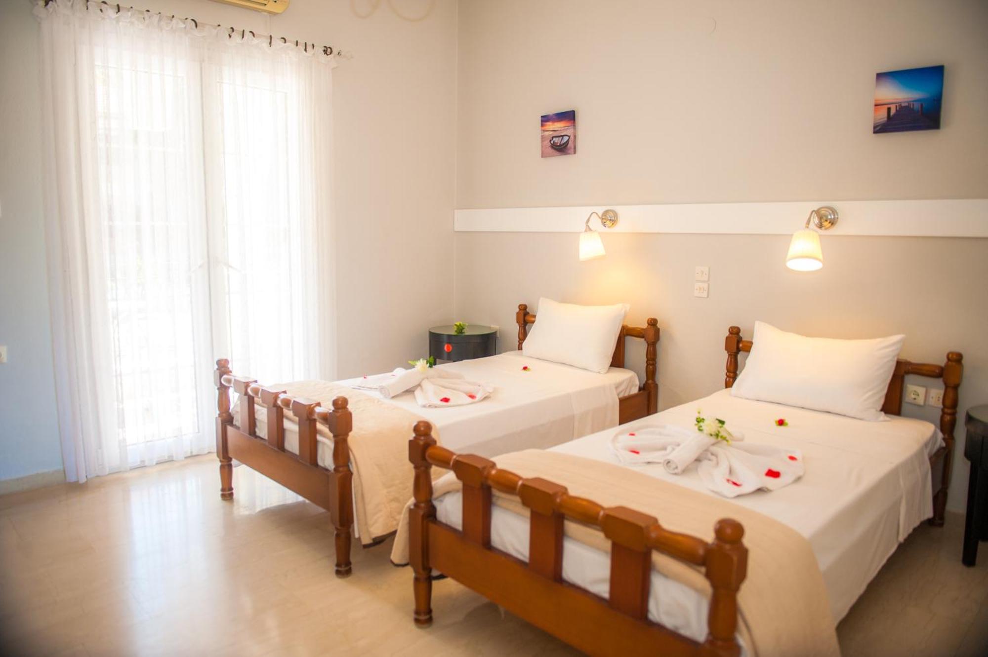 Vassilis Paradise Garden Aparthotel Agios Georgios Pagon Buitenkant foto