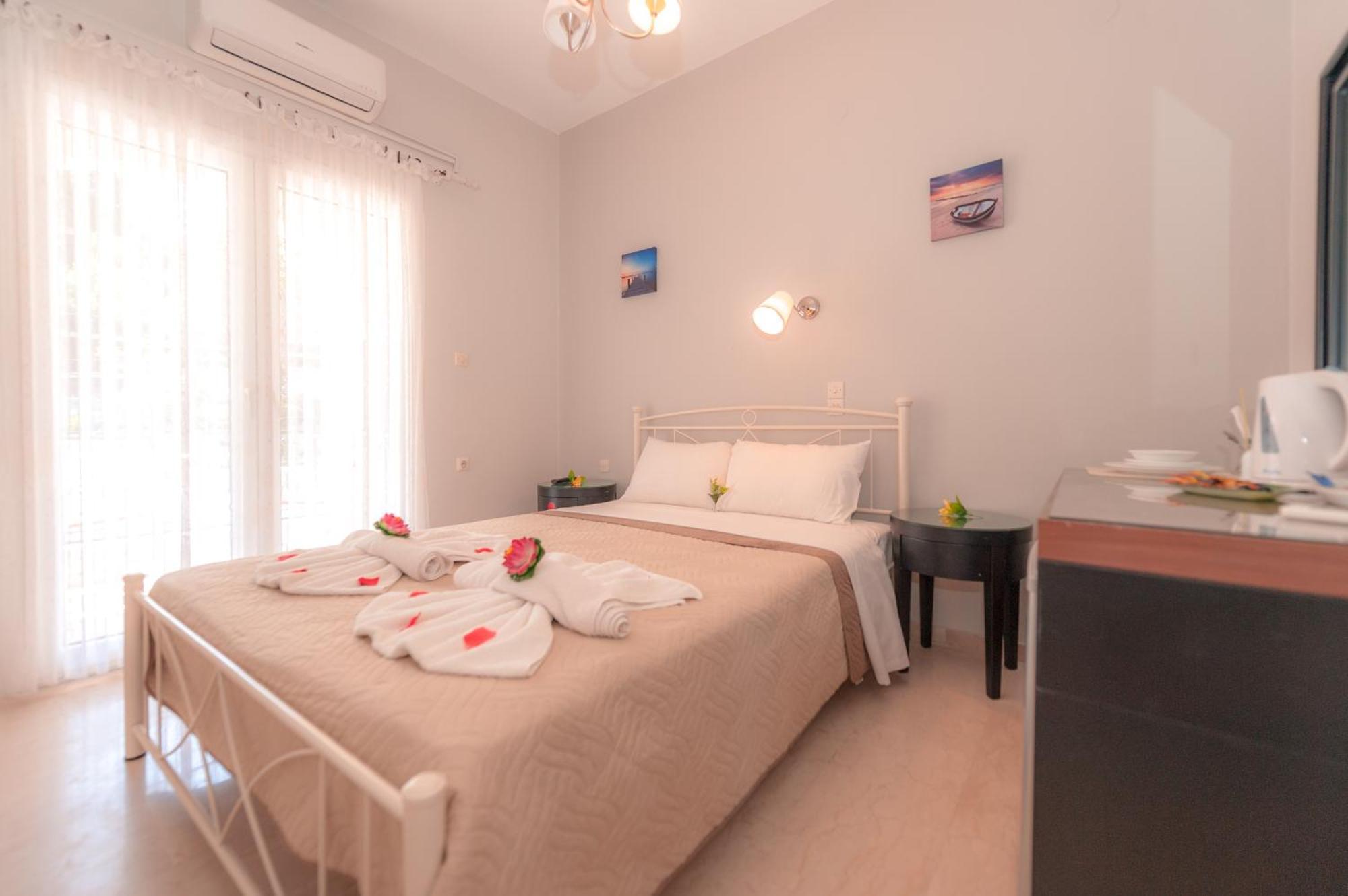 Vassilis Paradise Garden Aparthotel Agios Georgios Pagon Buitenkant foto
