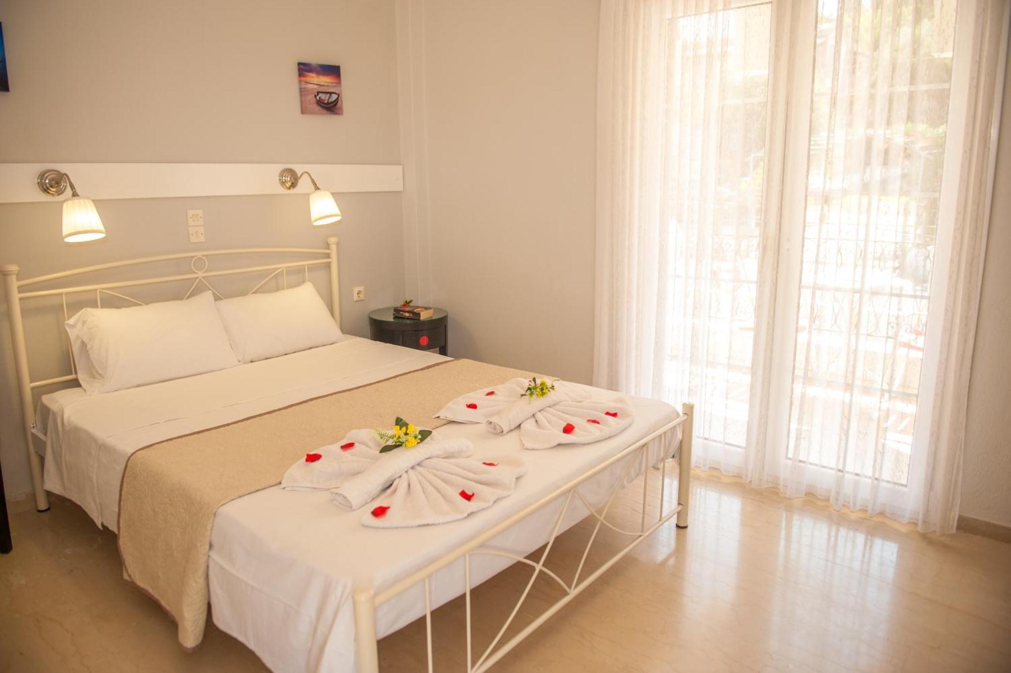Vassilis Paradise Garden Aparthotel Agios Georgios Pagon Buitenkant foto