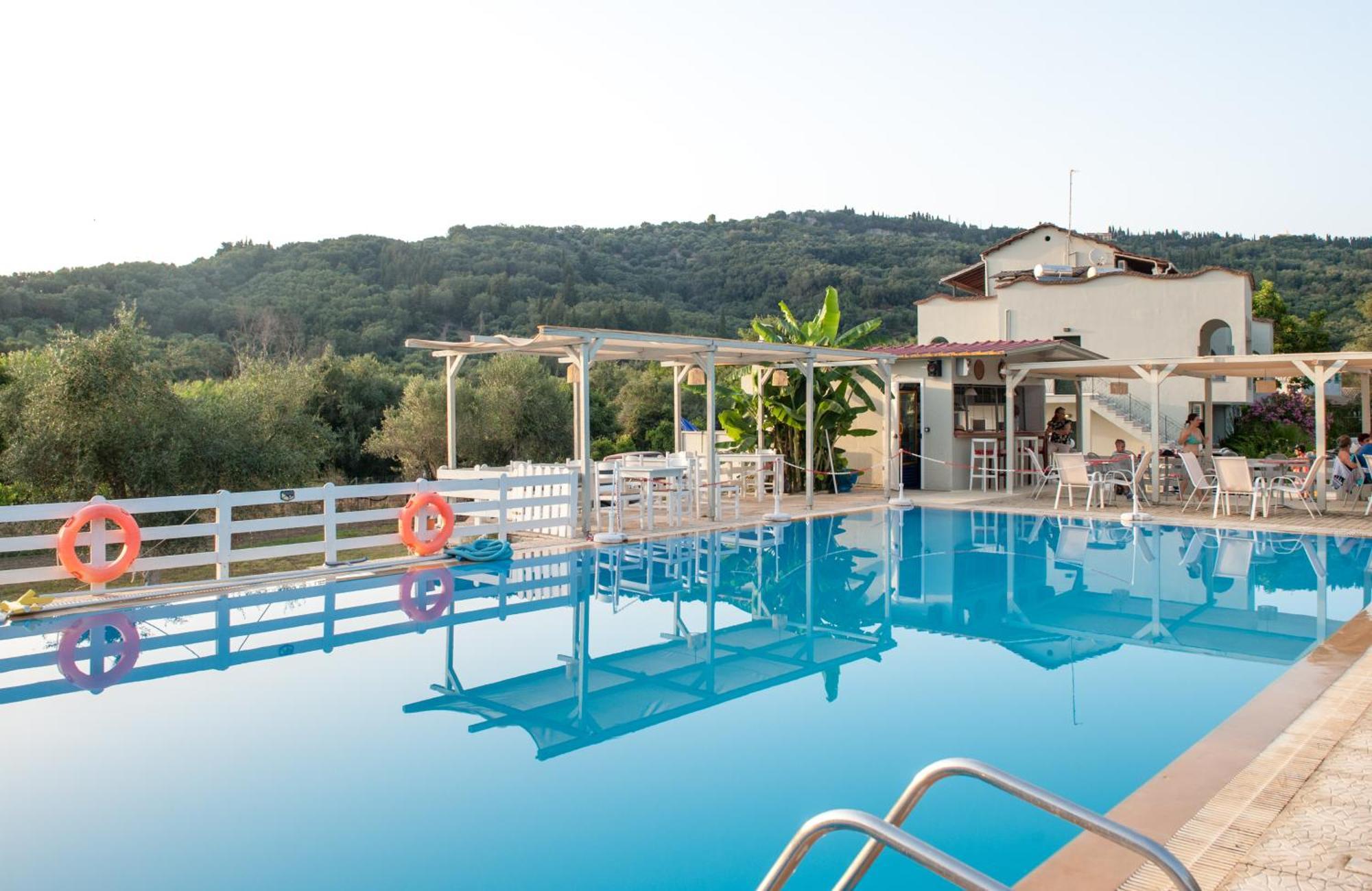 Vassilis Paradise Garden Aparthotel Agios Georgios Pagon Buitenkant foto